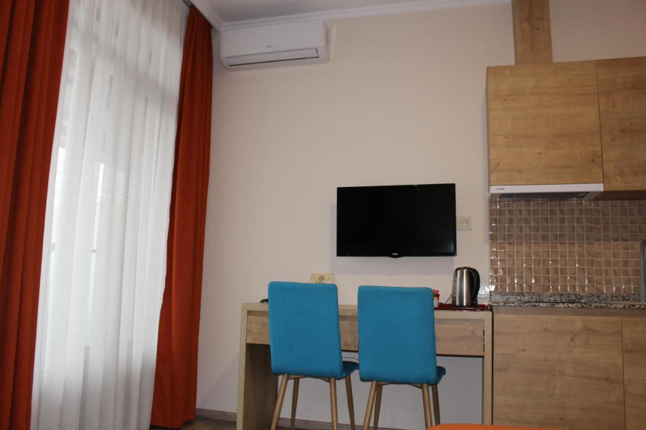 Boutique Hotel 32 Batumi Exterior foto