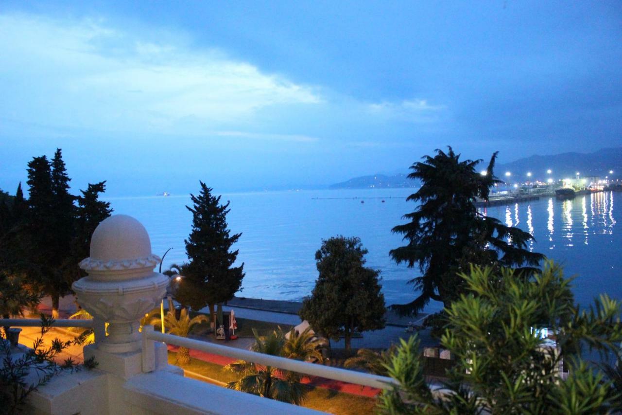 Boutique Hotel 32 Batumi Exterior foto